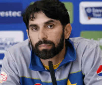 Bowlers ensure befitting farewell for dynamic duo