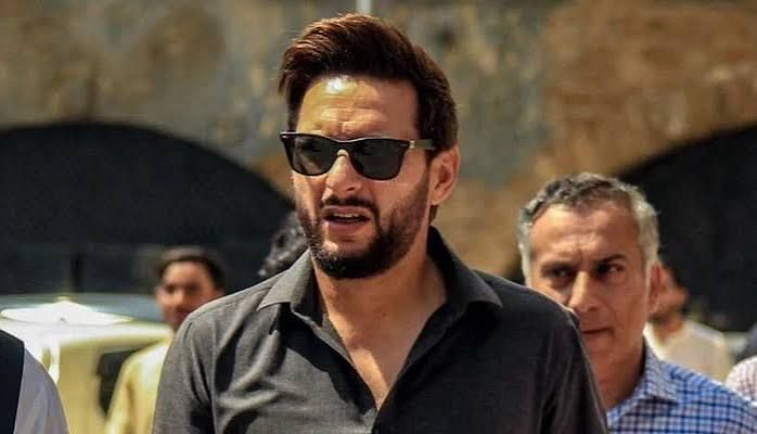 The confused Mr Afridi at it again!